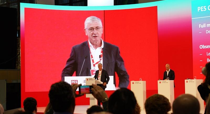 Gyurcsány Ferenc is beszédet mondott az Európai Szocialisták Pártjának kongresszusán, ahol közfelkiáltással választották teljes jogú taggá a DK-t (videóval)