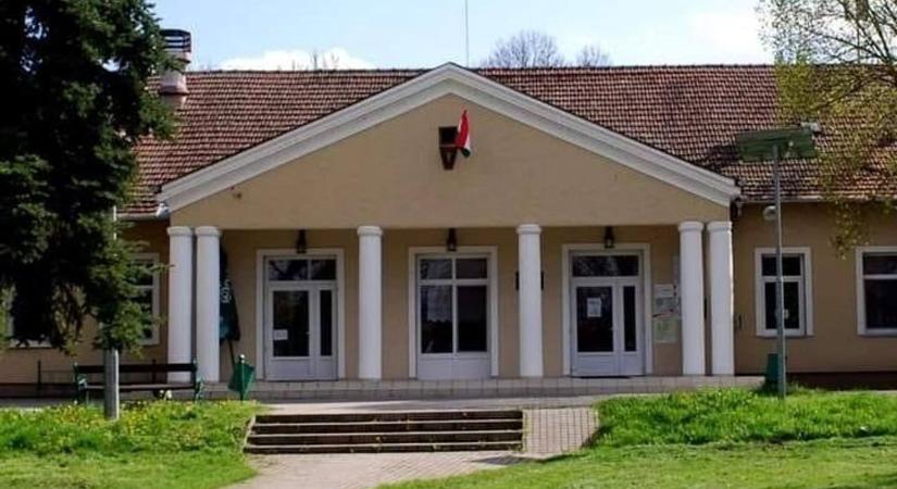 Babafákat ültetnek Derekegyházon