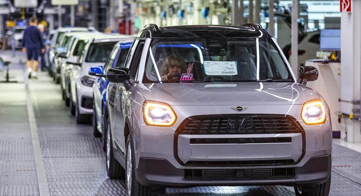 A BMW megkezdte a MINI Countryman modell gyártását Lipcsében