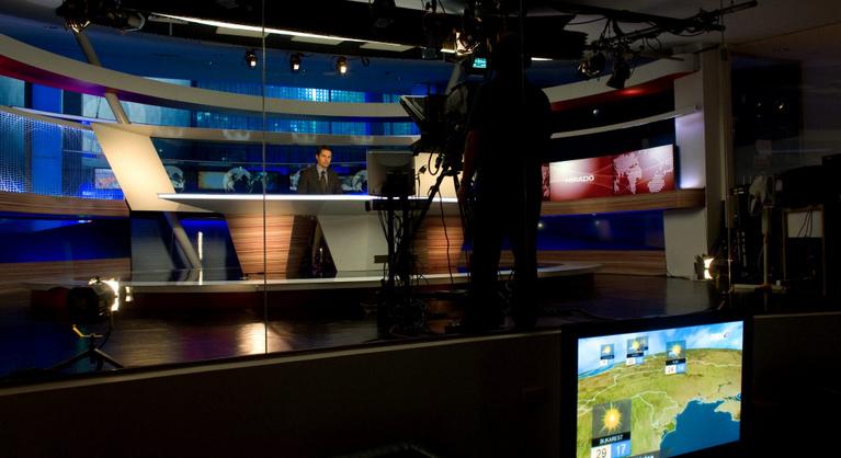 Rendkívüli műsorváltozás az ATV-n, Gajdos Tamás megint elkésett