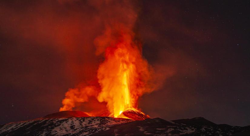 Rengeteg lávát okádott az Etna