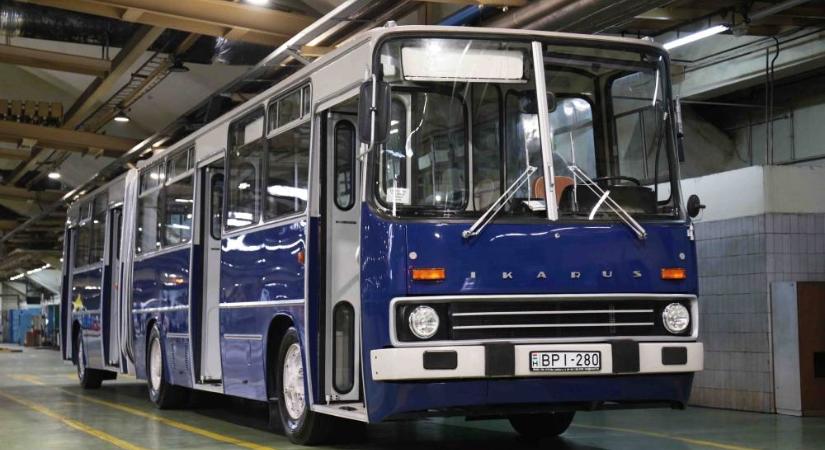 Felújított, elsőszériás Ikarus 280-assal nosztalgiázik a BKV