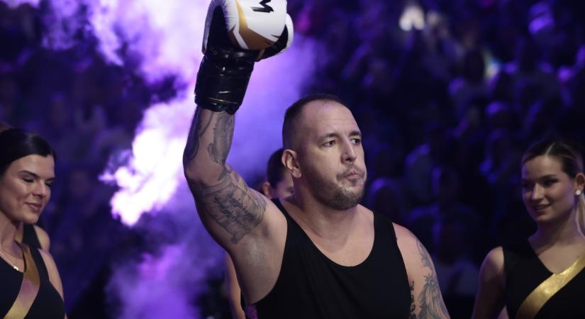 Szekunder szégyen a Sztárbox-ban, Curtis kocsmabunyózásán kínjukban nevettek a nézők