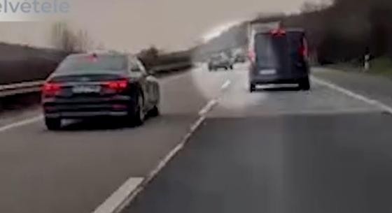 Olyan részeg volt egy autós az M1-esen, hogy összevissza sodródott a sávok között – videó