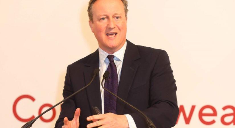 David Cameron visszatér: külügyminiszter lesz