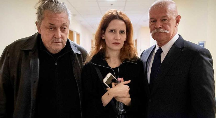 „Azért imádkozzanak, hogy meggyógyuljanak” – fél évig is eltarthat a Nemzetiben megsérült színészek felépülése, a miniszter és Vidnyánszky a kórházba látogatták meg őket
