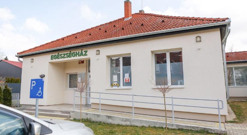Közbeszerzés, támogatás - A szükséges felszereléssel is ellátják az egészségházat