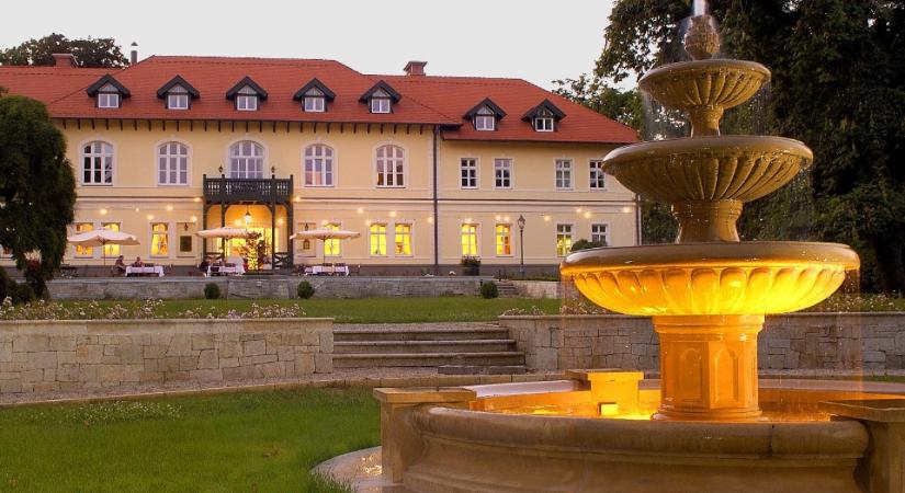 Kastélyszálló**** Superior, étterem, szőlőbirtok ahol a történelem és a tokaji bor találkozik