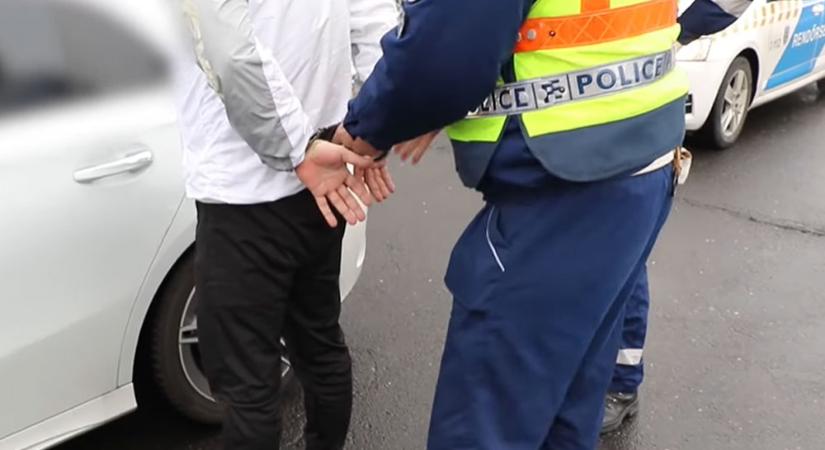 „Elbotlott és azt kérte, hagyjam a padlón” – ezt vallotta a férfi, aki részegen megverte, majd a hideg házban hagyta kihülni párját