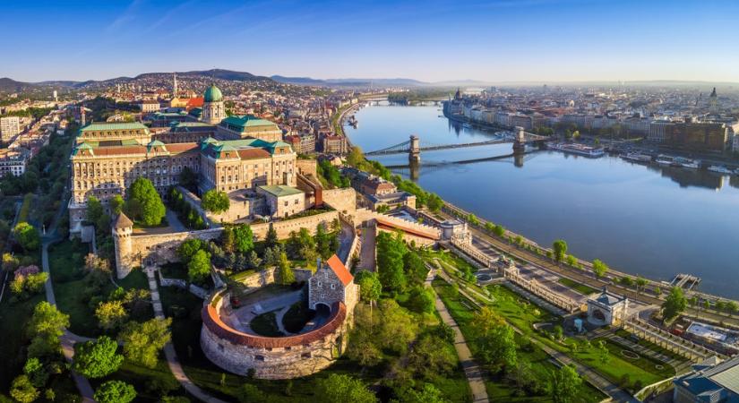 Saját weboldalt, színes programsorozatot és egy új sétányt kap Budapest a 150. születésnapjára