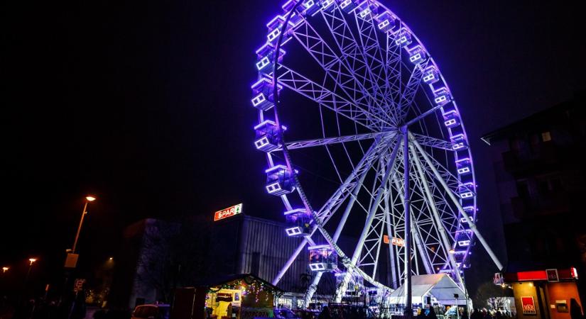 Szerdán már fel lehet ülni a szombathelyi óriáskerékre