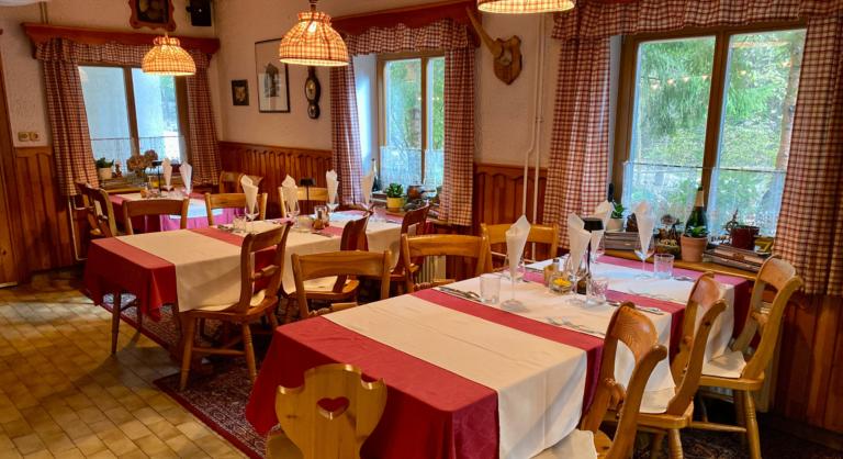Mesébe illő étterem egy erdei patak partján: a szlovén Draga vendéglőben jártunk