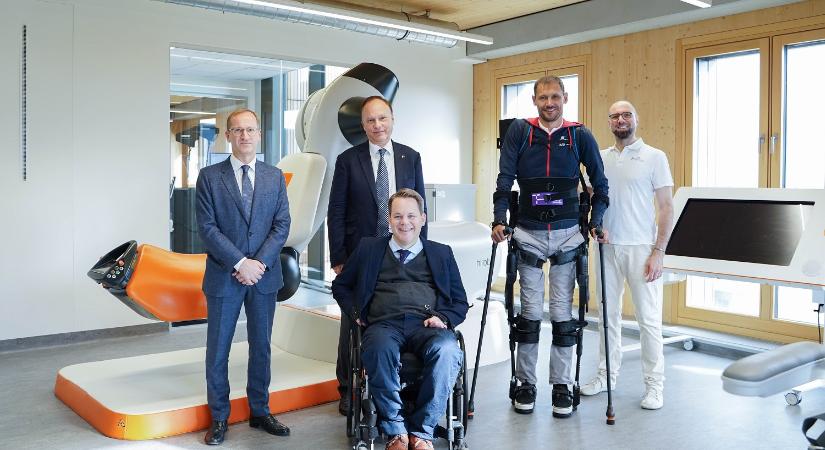 Robotok segítik újra járni az agyvérzésen átesetteket Bécsben