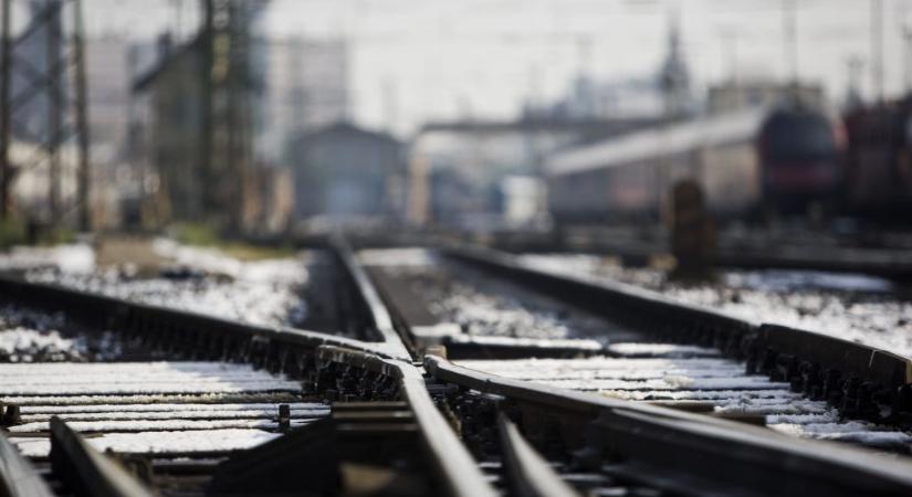 Több száz újabb ingatlant sajátíthat ki a kormány a Budapest-Belgrád vasútvonal miatt