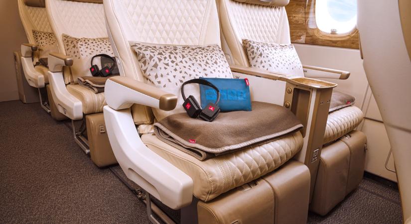 Új, modern üléseket vásárol az Emirates a reoülőgépekbe