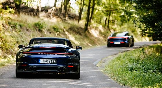 Egyedi emblémát kapnak a jövőben a legerősebb Porschék