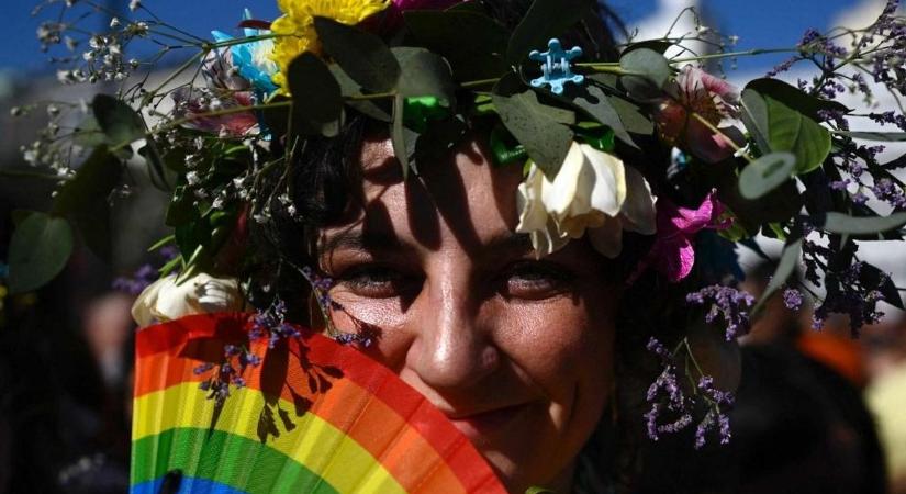 Brüsszel az LMBTQ-befolyásolásra költi az uniós adófizetők euróit