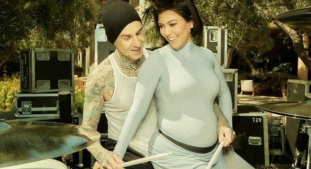 Kourtney Kardashian aranyos üzenettel köszöntötte Travis Barkert a születésnapján