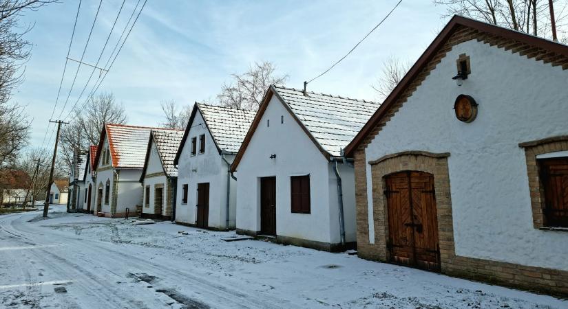 Adventi Pincenyitogató 2023 Hajós