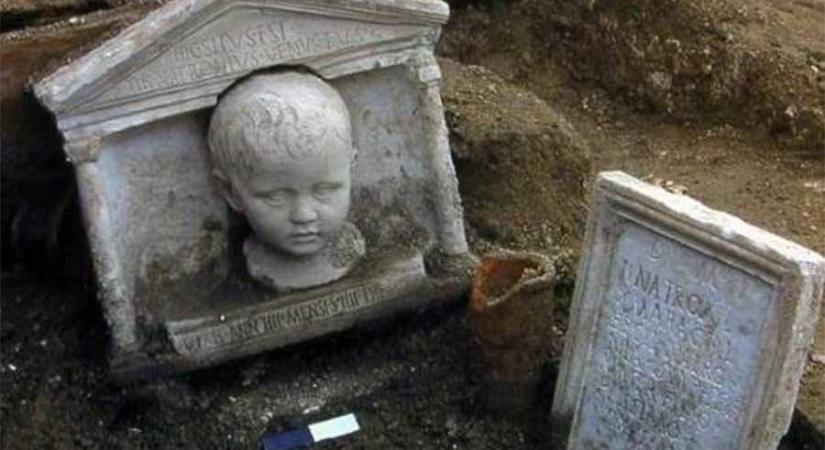 Ókori római temetőt mutattak be a Vatikáni Múzeum területén