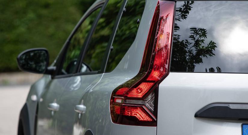Háromszázezer autó mínusz, ennek Dacia örülhet a legjobban