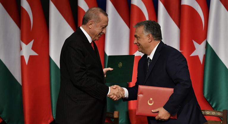 Az ügyészség szerint jogszerűen teperték le a magyar férfit Erdogan biztonsági őrei augusztus 20-án