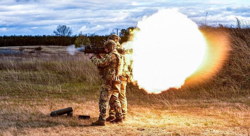 Magyar és olasz katonák részvételével tartottak éleslövészetet Hajdúhadházon - videóval
