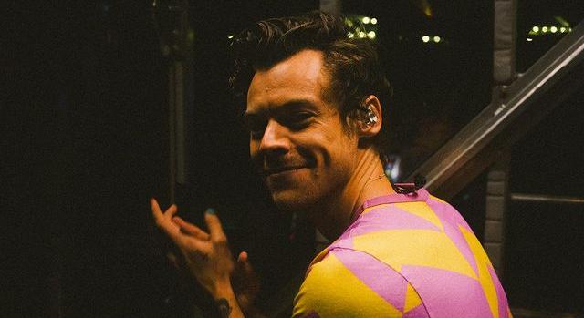 Harry Styles megmutatta új külsejét, nagyon kiakadtak a rajongói