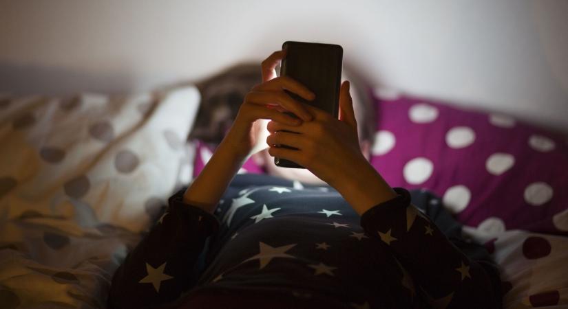 Dagad az Instagram súlyos gyermekbotránya