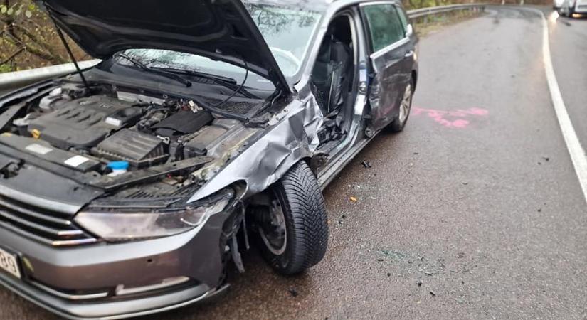 Baleset történt Eger és Szarvaskő között