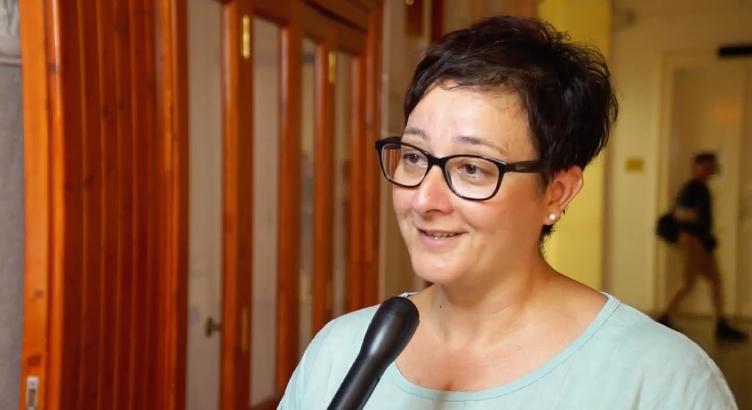 Rihay-Kovács Zita: “Nehezíti a belső vizsgálat kérdését, hogy az igazgató kétszeresen érintett”