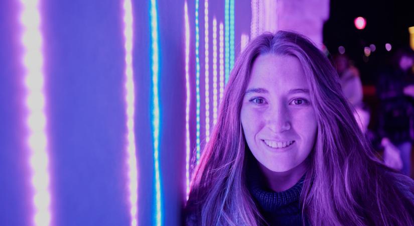 Lilába borultak ezek a híres vidéki épületek: mutatjuk, mi a jelentése!