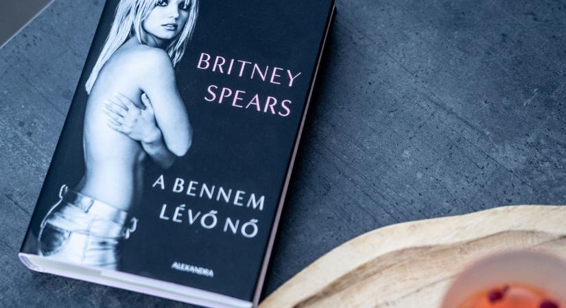 Sorsba kódolt dráma: Britney Spears könyvéből tragédiák egész sora sejlik fel