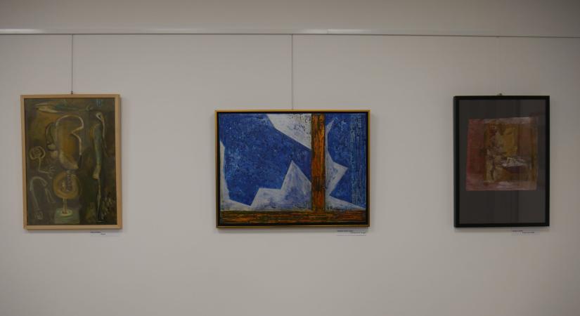 Széthangzó összetartások, összehangzó széttartások