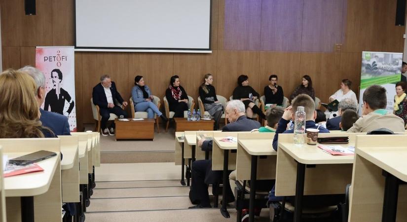A Petőfi-emlékév zárókonferenciája Rimaszombatban