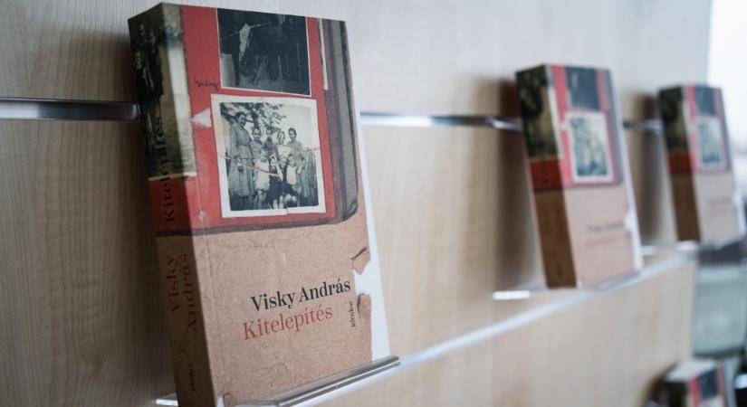Színpadi feldolgozás készül a többszörösen díjazott Kitelepítésből