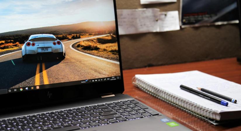 Tényleg jön a chatbot a Windows 10-be