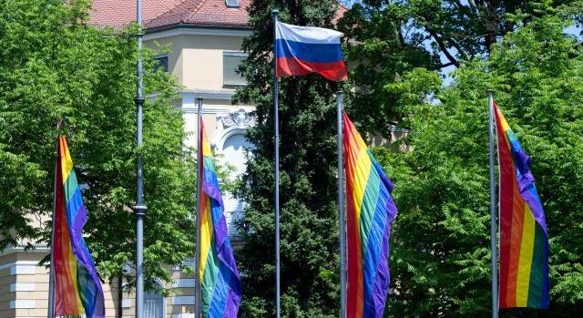 Szélsőségesnek bélyegeznék és betiltanák az „LMBTQ-mozgalmat” Oroszországban