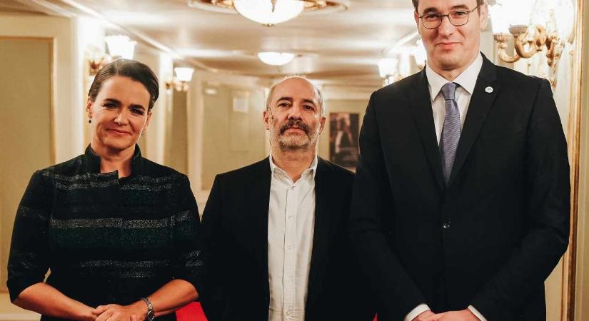 Így ünnepelte Novák Katalin és Karácsony Gergely Budapest 150 éves születésnapját a Vígszínházban – közös fotó is készült
