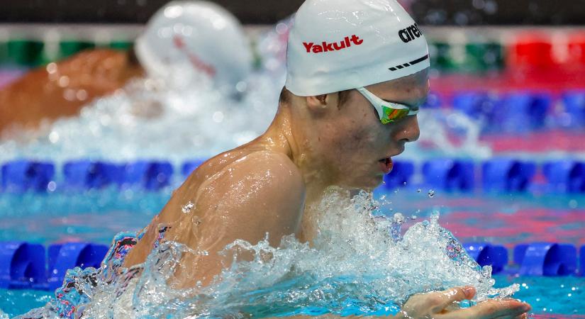 Úszás: Kós Hubert legyőzte Léon Marchand-t 400 vegyesen