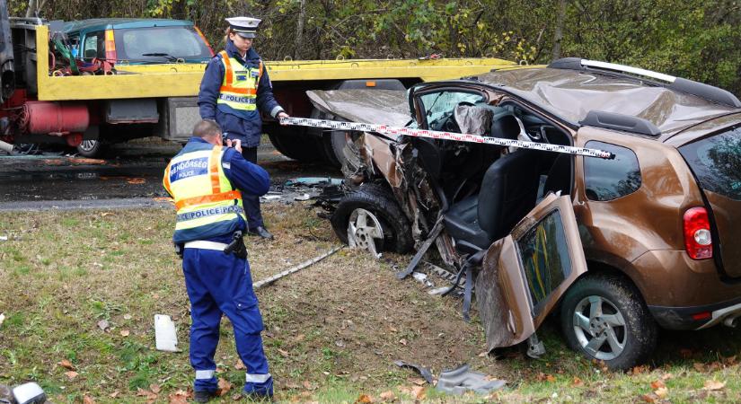Sokkoló felvételeken a szörnyű baleset: az 5-ös főúton történt a tragédia