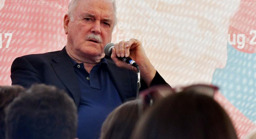 "Megöltünk egy embert": meghalt egy rajongó a Monty Python sztárjának előadása alatt