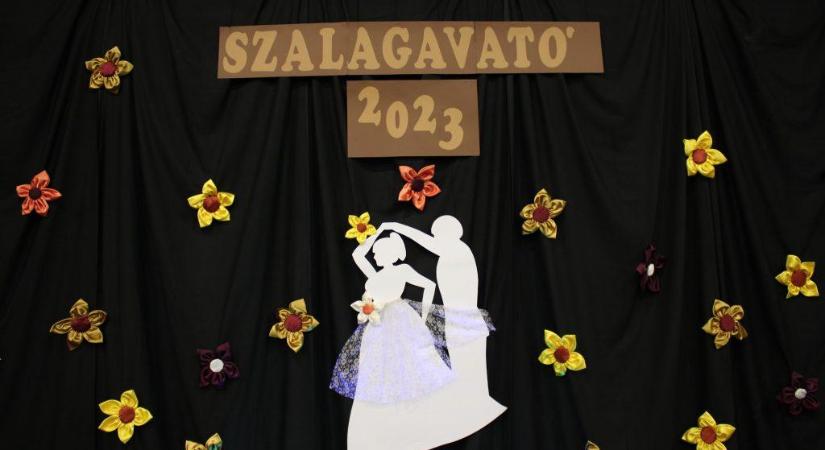 Szalagavató ünnepséget tartott az EJROK
