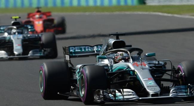 Döbbenetes összegért kelt el Lewis Hamilton Forma-1-es autója