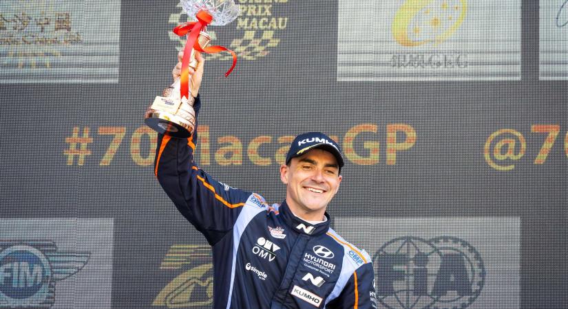 Michelisz Norbi a túraautó-világsorozat bajnoka!