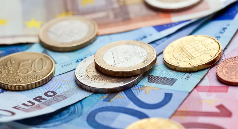 A lakosságnak is árt a felelőtlen pénzszórás