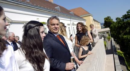 A Rákosi-rendszert idézi a nevelésügyi kormánybizottság