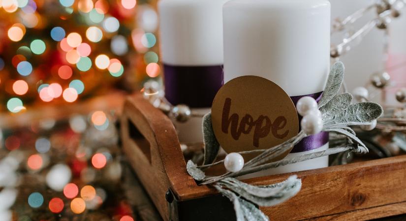 Idén mikor gyújtjuk az első gyertyát az adventi koszorún? Segítünk eligazodni!