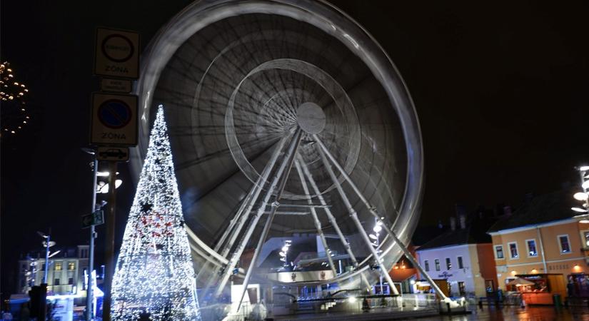 48 helyszínen állítanak karácsonyfát Győrben