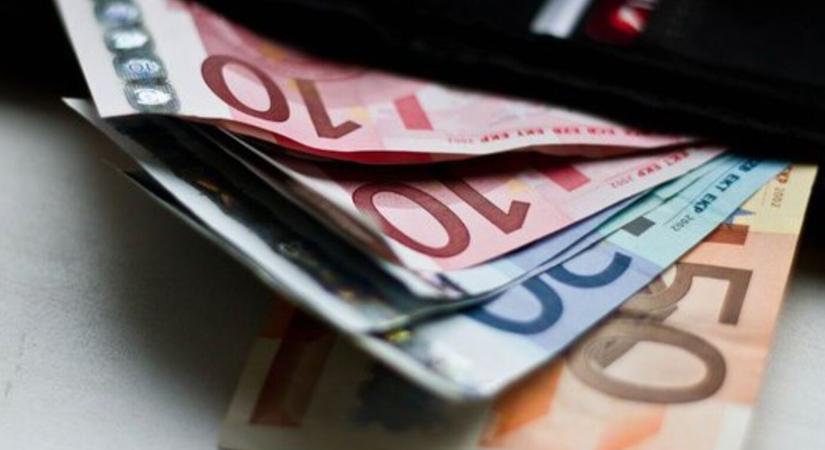 Változtatni kénytelen eddigi szokásain a lakosság, hogy fizetni tudja a számláit